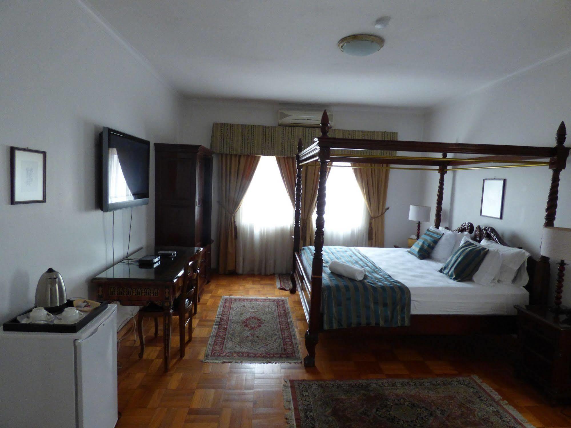 Capital House Boutique Hotel Pretoria Exterior photo